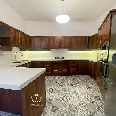 Dgl1032 - Townhouse In The Quaint Village Of Dingli, Modernly Refurbished Dingli