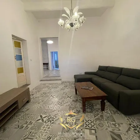 Hébergement de vacances Dgl1032 - Townhouse In The Quaint Village Of Dingli, Modernly Refurbished